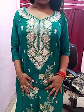 Snapshot of pari_rani7 chatting on March 29, 2026, 3:41 am pari rani7 online show from March 29, 2026, 3:41 am