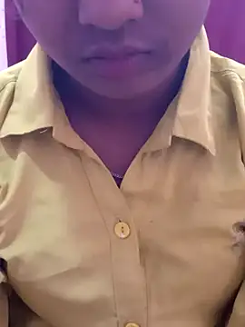 Snapshot of pari_rani7 chatting on March 13, 2026, 3:33 am pari rani7 online show from March 13, 2026, 3:33 am