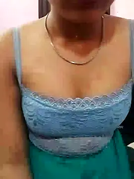 Snapshot of pari_rani7 chatting on April 7, 2026, 4:25 am pari rani7 online show from April 7, 2026, 4:25 am