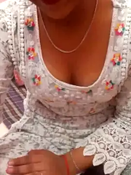 Snapshot of pari_rani7 chatting on February 11, 2026, 3:50 am pari rani7 online show from February 11, 2026, 3:50 am