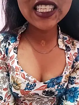 Snapshot of pari_rani7 chatting on April 9, 2026, 4:14 am pari rani7 online show from April 9, 2026, 4:14 am