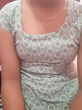 Snapshot of pari_rani7 chatting on February 3, 2026, 6:40 am pari rani7 online show from February 3, 2026, 6:40 am