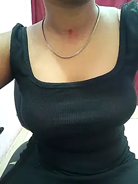 Snapshot of pari_rani7 chatting on March 31, 2026, 3:41 am pari rani7 online show from March 31, 2026, 3:41 am