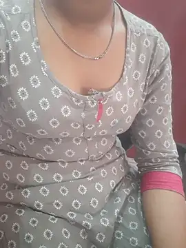 Snapshot of pari_rani7 chatting on March 1, 2026, 3:39 am pari rani7 online show from March 1, 2026, 3:39 am