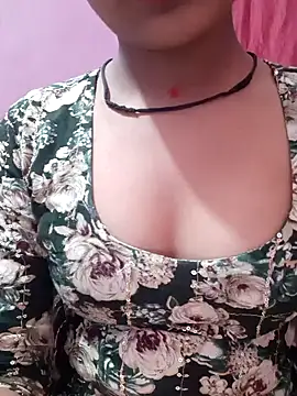 Snapshot of pari_rani7 chatting on December 20, 2025, 3:42 am pari rani7 online show from December 20, 2025, 3:42 am