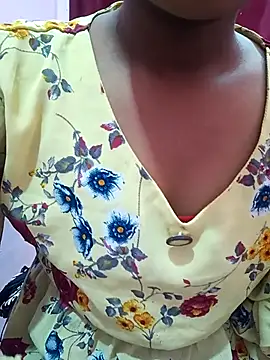 Snapshot of pari_rani7 chatting on November 30, 2025, 4:24 am pari rani7 online show from November 30, 2025, 4:24 am