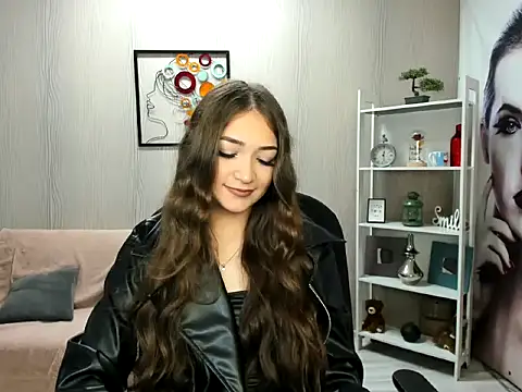 EllaClarke online show from March 28, 2026, 10:27 am