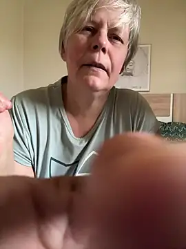 Snapshot of VyC7564 chatting on April 13, 2026, 8:29 am VyC7564 online show from April 13, 2026, 8:29 am