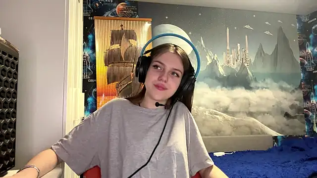 Elira Breeze online show from November 11, 2025, 12:11 pm