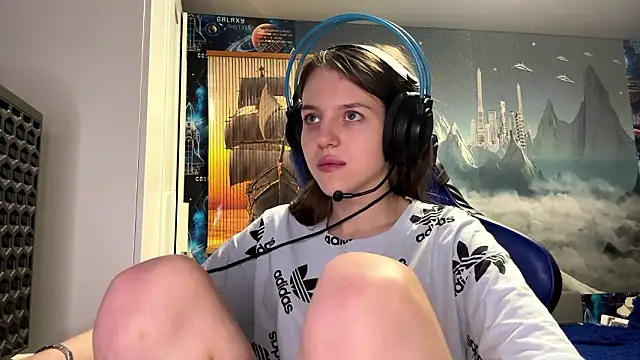 Snapshot of Elira_Breeze chatting on March 4, 2026, 12:24 pm Elira Breeze online show from March 4, 2026, 12:24 pm