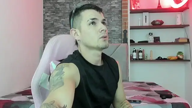 BooyHott  online show from February 9, 2026, 7:56 pm