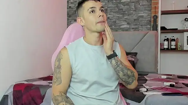 BooyHott  online show from February 5, 2026, 7:21 pm