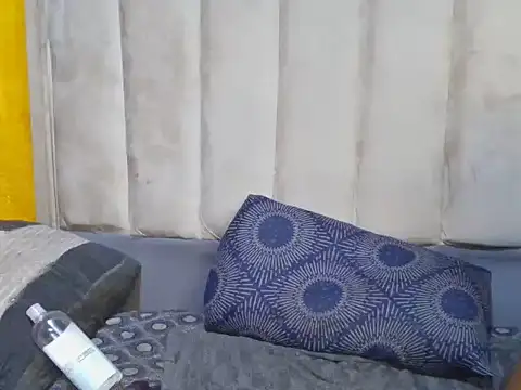 SexyBear012 online show from October 22, 2025, 9:20 am