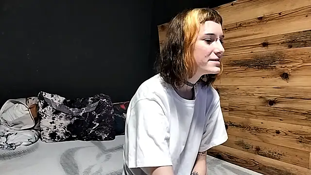 Snapshot of JenaeRadloff chatting on October 6, 2025, 4:35 am JenaeRadloff online show from October 6, 2025, 4:35 am