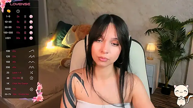 Snapshot of StarlitFairy chatting on October 1, 2025, 6:07 am StarlitFairy online show from October 1, 2025, 6:07 am