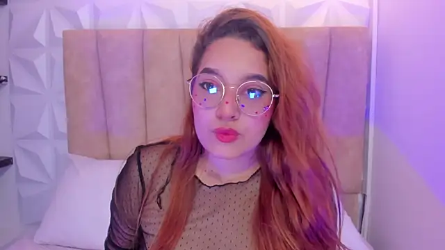 Snapshot of Adharaa_Rousse_ chatting on September 19, 2025, 12:09 pm Adharaa Rousse online show from September 19, 2025, 12:09 pm