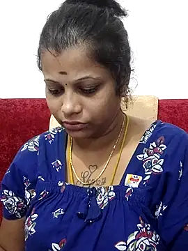 Snapshot of sweetqueen143 chatting on April 19, 2026, 2:56 am sweetqueen143 online show from April 19, 2026, 2:56 am