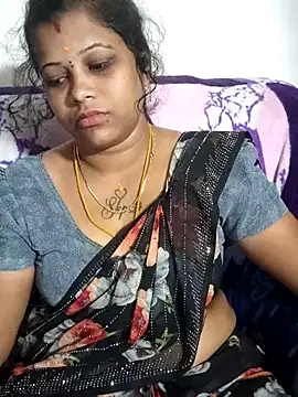 Snapshot of sweetqueen143 chatting on May 5, 2026, 5:21 am sweetqueen143 online show from May 5, 2026, 5:21 am