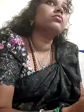 sweetqueen143 online show from November 10, 2025, 4:23 pm