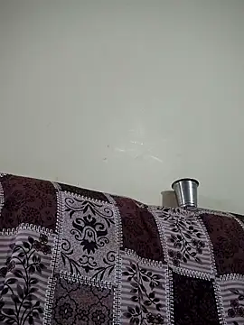 sweetqueen143 online show from December 5, 2025, 3:16 am