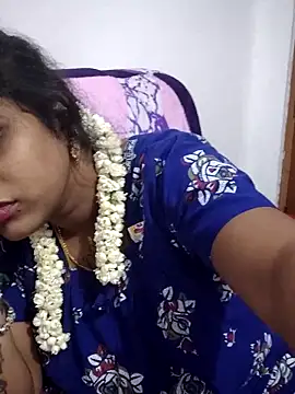 Snapshot of sweetqueen143 chatting on May 6, 2026, 6:01 pm sweetqueen143 online show from May 6, 2026, 6:01 pm