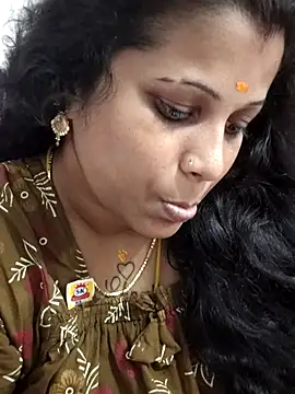 Snapshot of sweetqueen143 chatting on May 8, 2026, 8:29 am sweetqueen143 online show from May 8, 2026, 8:29 am
