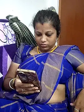 Snapshot of sweetqueen143 chatting on May 28, 2026, 7:05 am sweetqueen143 online show from May 28, 2026, 7:05 am