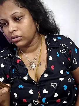 Snapshot of sweetqueen143 chatting on May 16, 2026, 3:44 pm sweetqueen143 online show from May 16, 2026, 3:44 pm