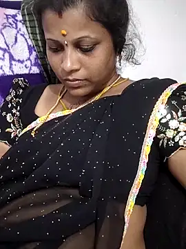 Snapshot of sweetqueen143 chatting on May 20, 2026, 12:24 pm sweetqueen143 online show from May 20, 2026, 12:24 pm