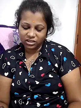Snapshot of sweetqueen143 chatting on May 15, 2026, 11:47 pm sweetqueen143 online show from May 15, 2026, 11:47 pm