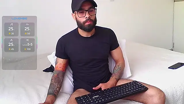 Snapshot of htrebor87 chatting on October 8, 2025, 4:19 pm htrebor87 online show from October 8, 2025, 4:19 pm