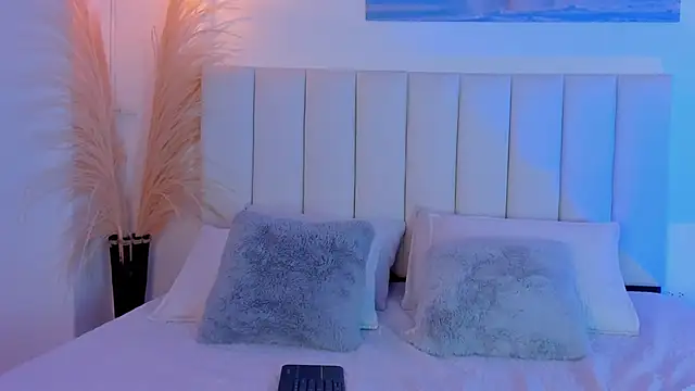 Snapshot of dulce_swe3t chatting on November 6, 2025, 11:47 am dulce swe3t online show from November 6, 2025, 11:47 am