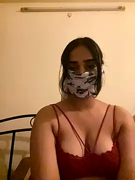 COCO LOVE18 online show from September 18, 2025, 7:17 pm