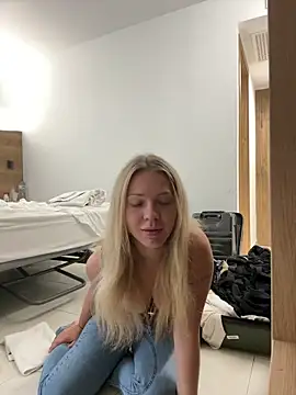 Snapshot of Bellablows chatting on October 2, 2025, 2:09 pm Bellablows online show from October 2, 2025, 2:09 pm