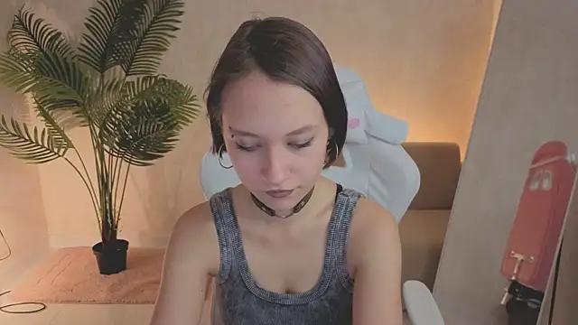 prettiestwinsor online show from November 9, 2025, 12:58 am