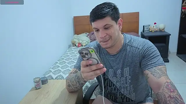 Snapshot of ryden_01 chatting on March 28, 2026, 12:44 am ryden 01 online show from March 28, 2026, 12:44 am