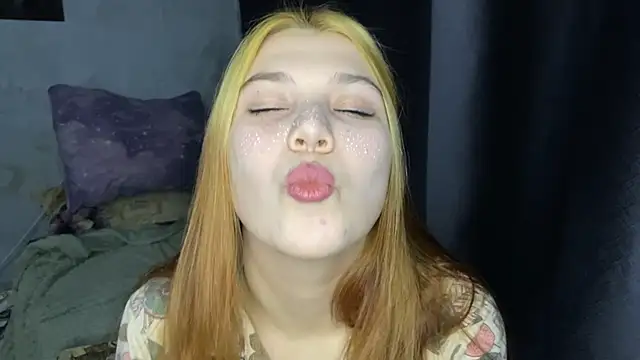 Snapshot of Elvira8cute chatting on October 19, 2025, 11:13 am Elvira8cute online show from October 19, 2025, 11:13 am