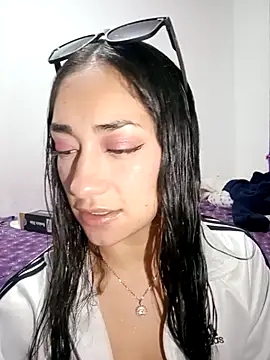 Miia  strog online show from September 19, 2025, 2:48 am