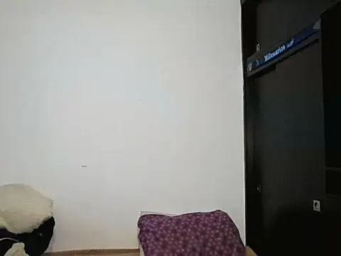 Miia  strog online show from October 21, 2025, 4:06 pm