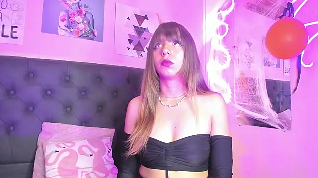 Snapshot of Bluee_bombon chatting on October 20, 2025, 12:17 pm Bluee bombon online show from October 20, 2025, 12:17 pm