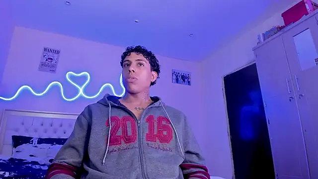 Snapshot of Glader31 chatting on November 15, 2025, 10:58 pm Glader31 online show from November 15, 2025, 10:58 pm