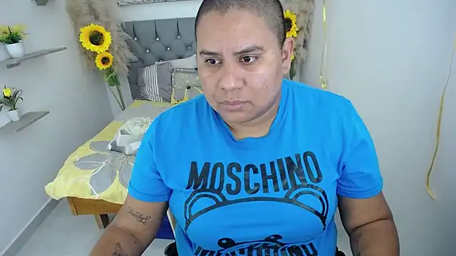 hotlesby valery online show from October 22, 2025, 12:37 pm