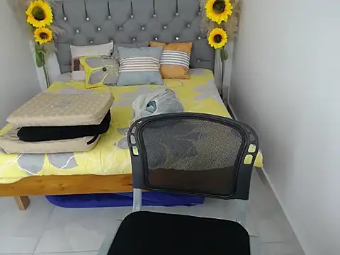 hotlesby valery online show from November 27, 2025, 8:09 pm