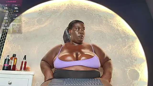 Snapshot of CarolinaGomez_ chatting on November 10, 2025, 7:30 pm CarolinaGomez online show from November 10, 2025, 7:30 pm