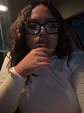 kiaradanielaxx online show from May 31, 2026, 5:46 am