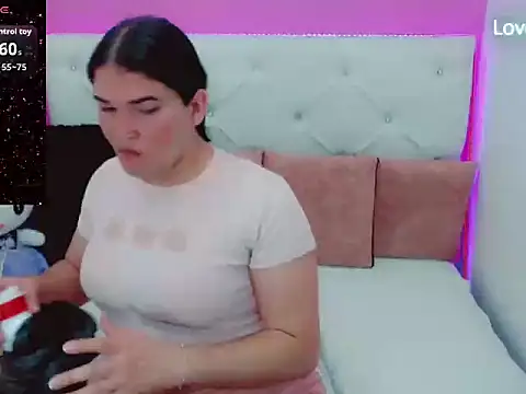 x daniiela x online show from October 22, 2025, 7:35 pm