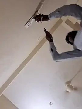 kkshan0923 online show from April 3, 2026, 8:32 am