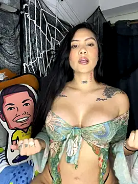 liahouses online show from October 26, 2025, 1:06 am