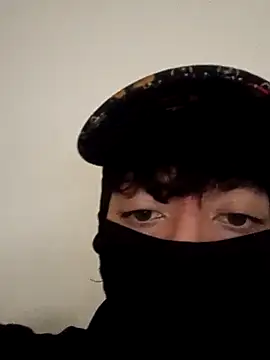 Hoott boyyszz online show from November 3, 2025, 8:12 pm