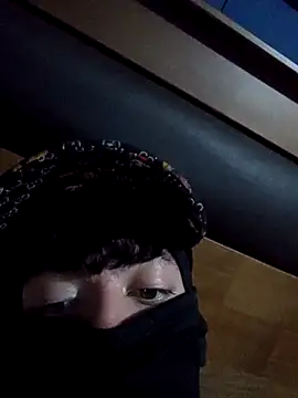 Hoott boyyszz online show from November 2, 2025, 11:43 pm